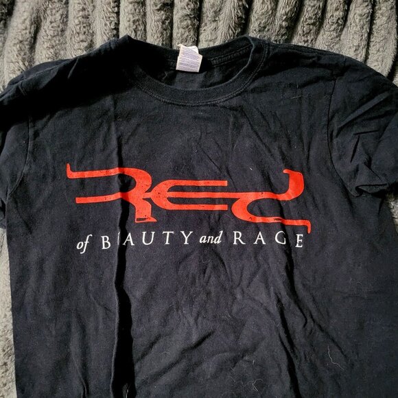 The Band RED Of Beauty and Rage T-Shirt Sz M - Picture 1 of 3